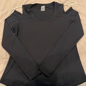 Calia by Carrie Underwood long sleeve black cold-shoulder top